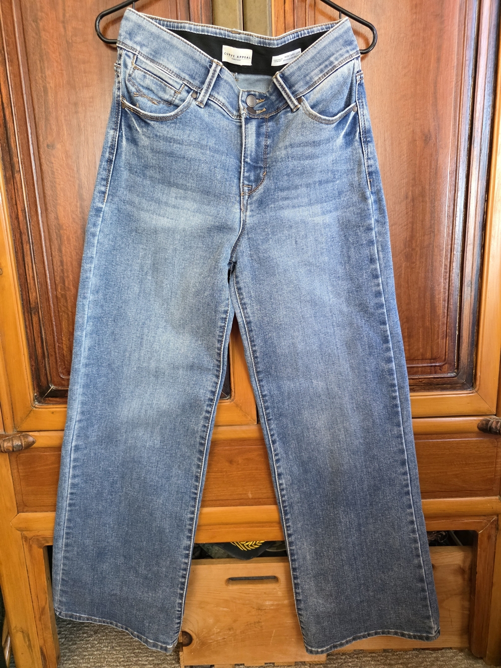 Curve Appeal Heritage Luxe Skylar High Rise Wide Leg Jeans in Medium Blue Wash